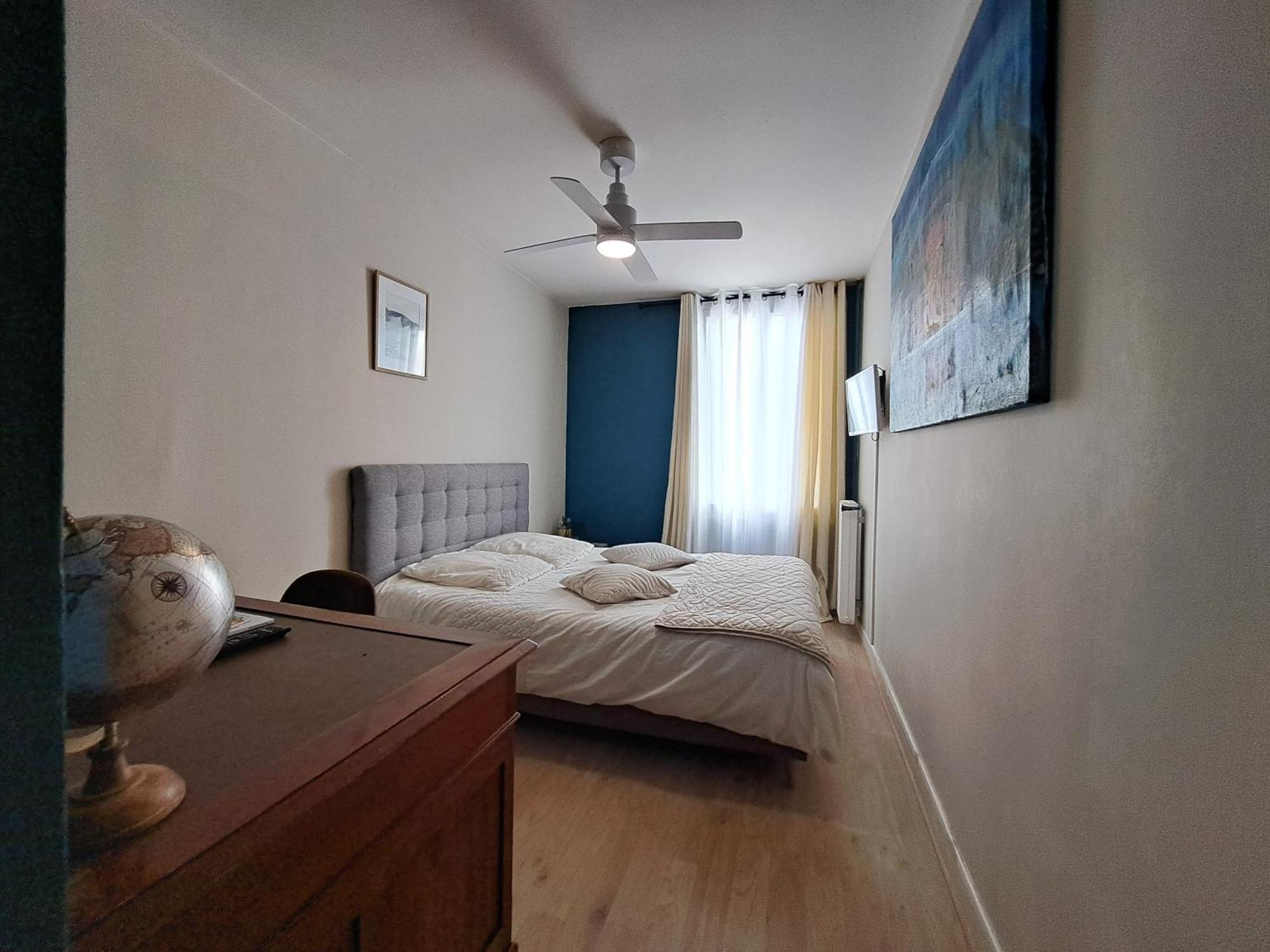 Chambre Spacieuse - Dressing - Sdb Communes - Parking Prive Ним Экстерьер фото